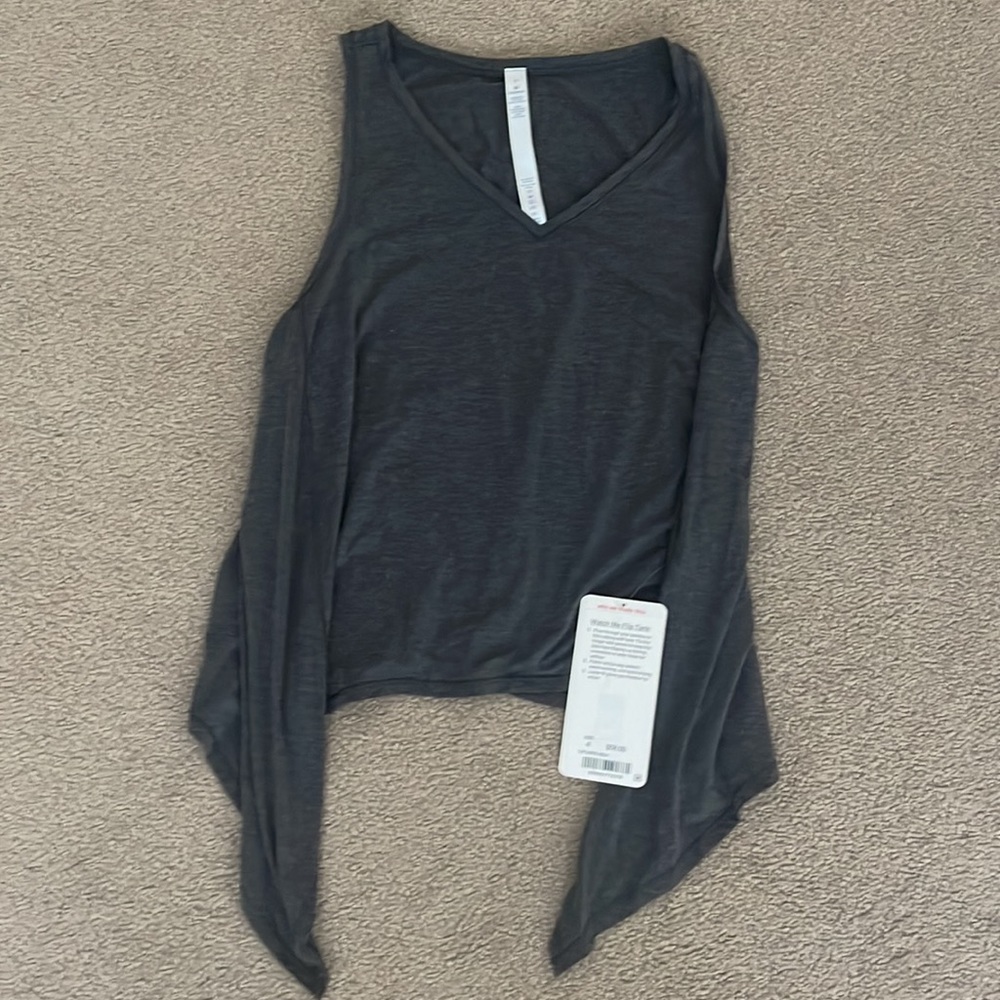 Lulu lemon watch me flip tank size 4 NWT